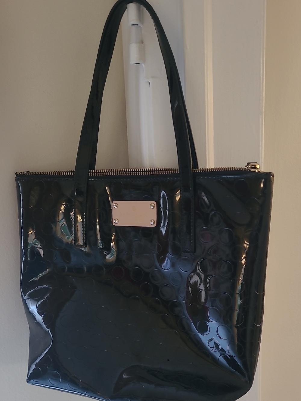 Kate Spade Beige Logo-Print Interior with Black Patent Leather Spades And Polka